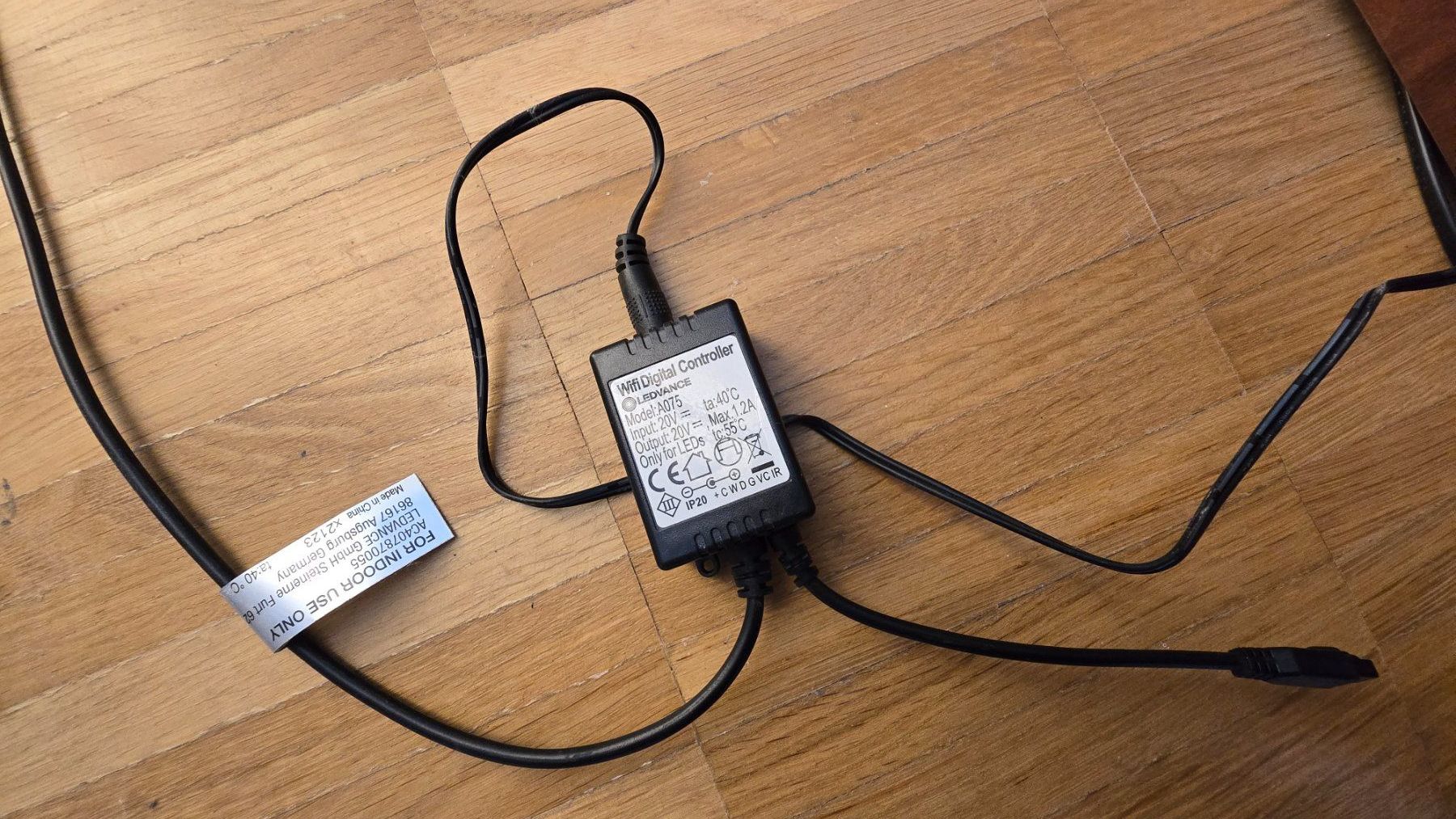 Smart Lampade: LEDVANCE SMART+ WiFi Standleuchte schwarz – Usato da Uster venduto da proshka74 4