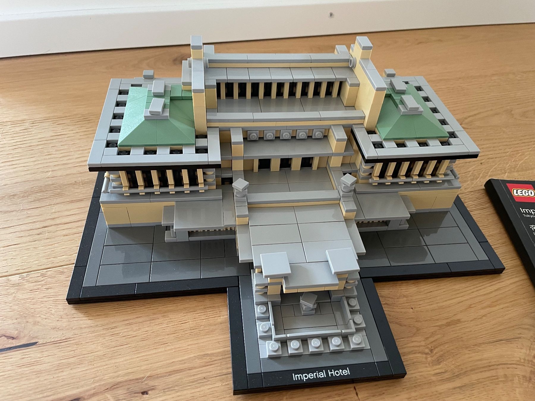Lego Kit di costruzioni: Lego Architecture - 21017 Imperial Hotel – Usato da Salmsach venduto da ram82 1