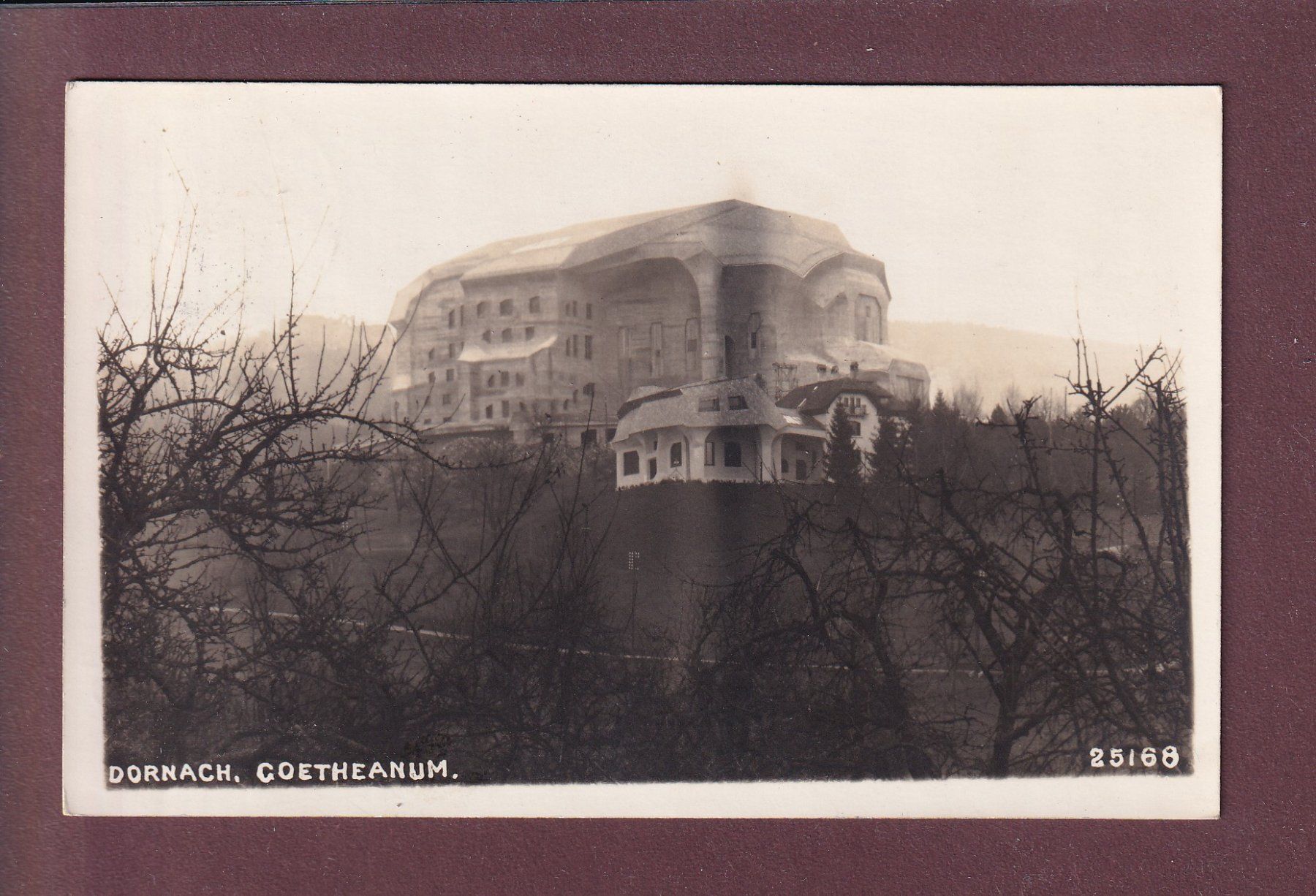 Cartoline postali: DORNACH - Goetheanum - 1928 – Usato da Pully venduto da nicecards