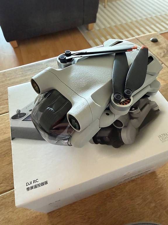 DJI Modellismo RC: DJI Mini 3 Pro mit RC Controller in Top-Zustand – Usato da Zürich venduto da jak_pdv6 2