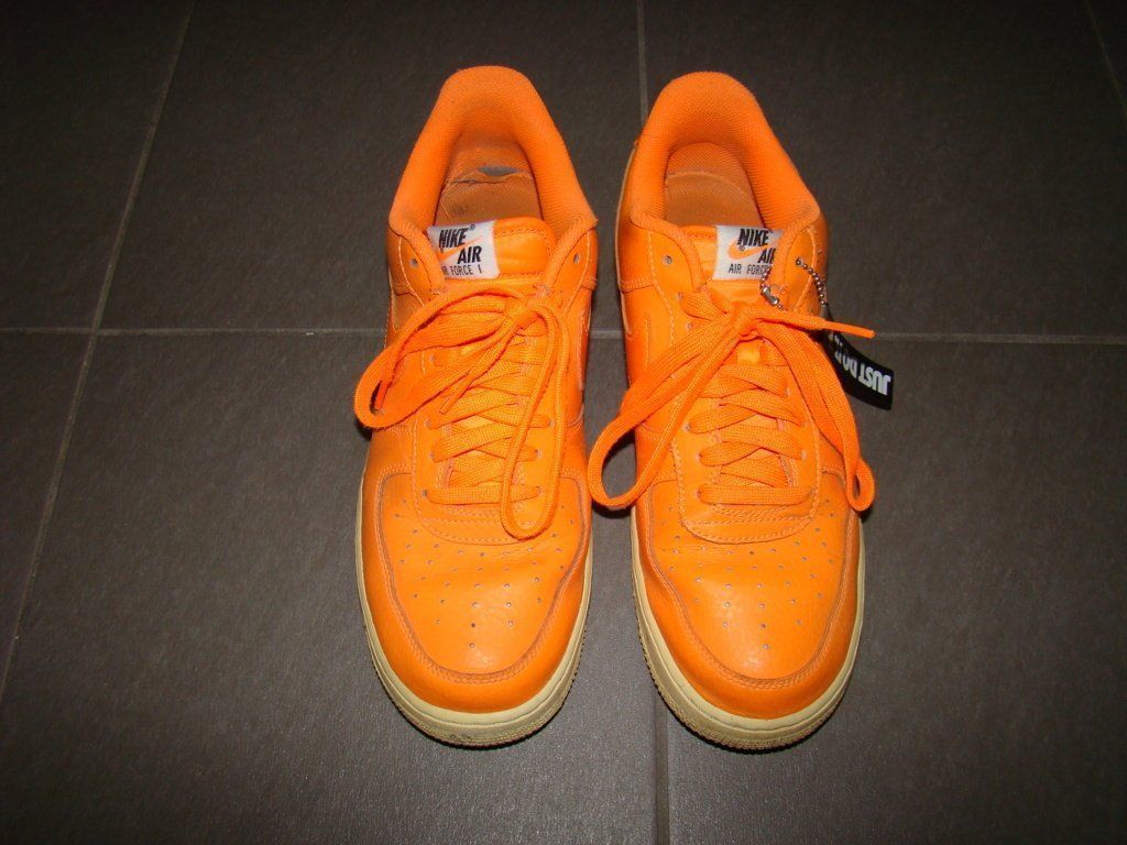 Nike Herrenschuhe: Air Force 1 Low, Pack Just Do It, Orange – Gebraucht aus Lussery-Villars von pousinete02