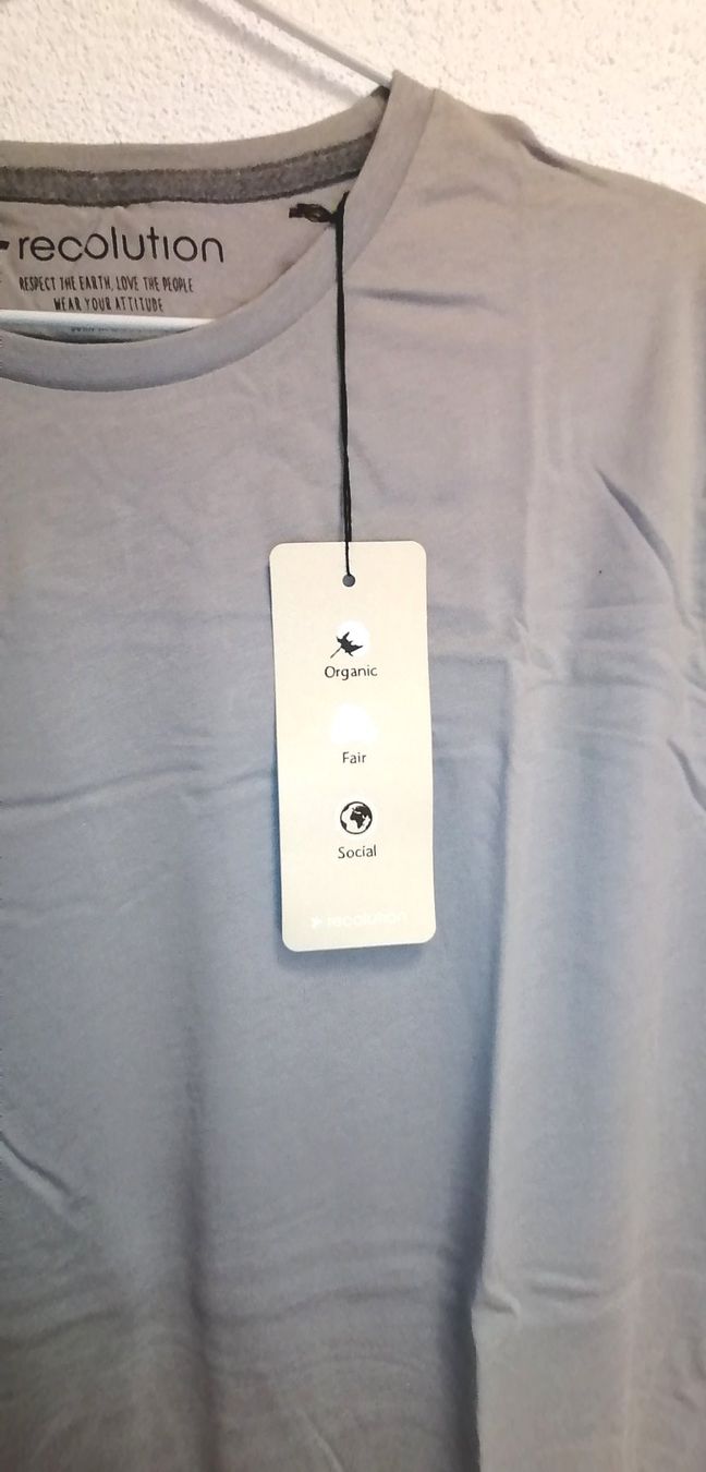 T-shirt: T-Shirt grau Bio-Baumwolle fairtrade recolution Grösse L – Nuovo e nell'imballaggio originale da Rheinfelden venduto da womanskirtSecondhand 2