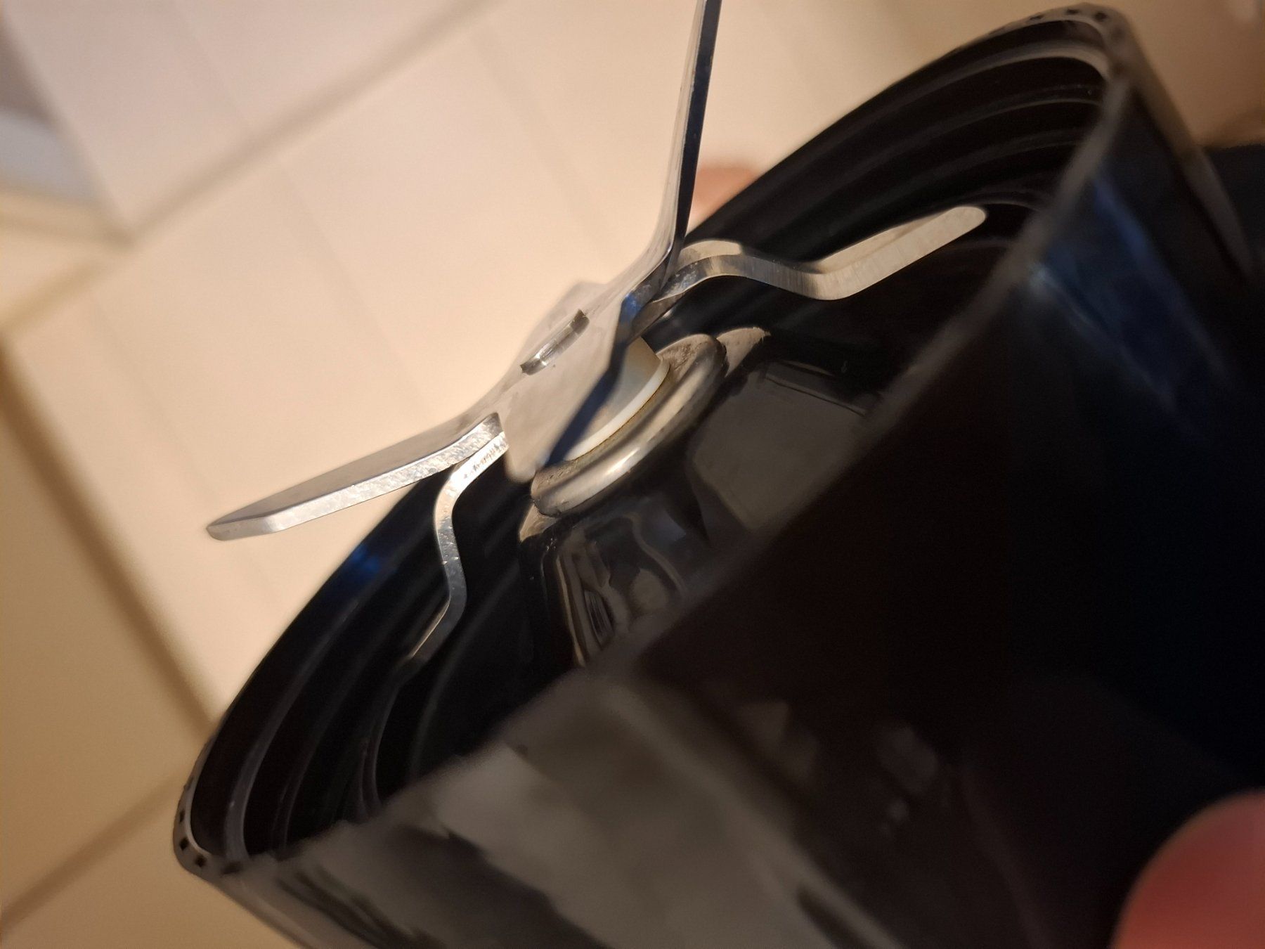 Nutribullet Elettrodomestici da cucina: Nutribullet Standmixer 900 Watt – Usato da Birsfelden venduto da _ramona_luethi_ 4