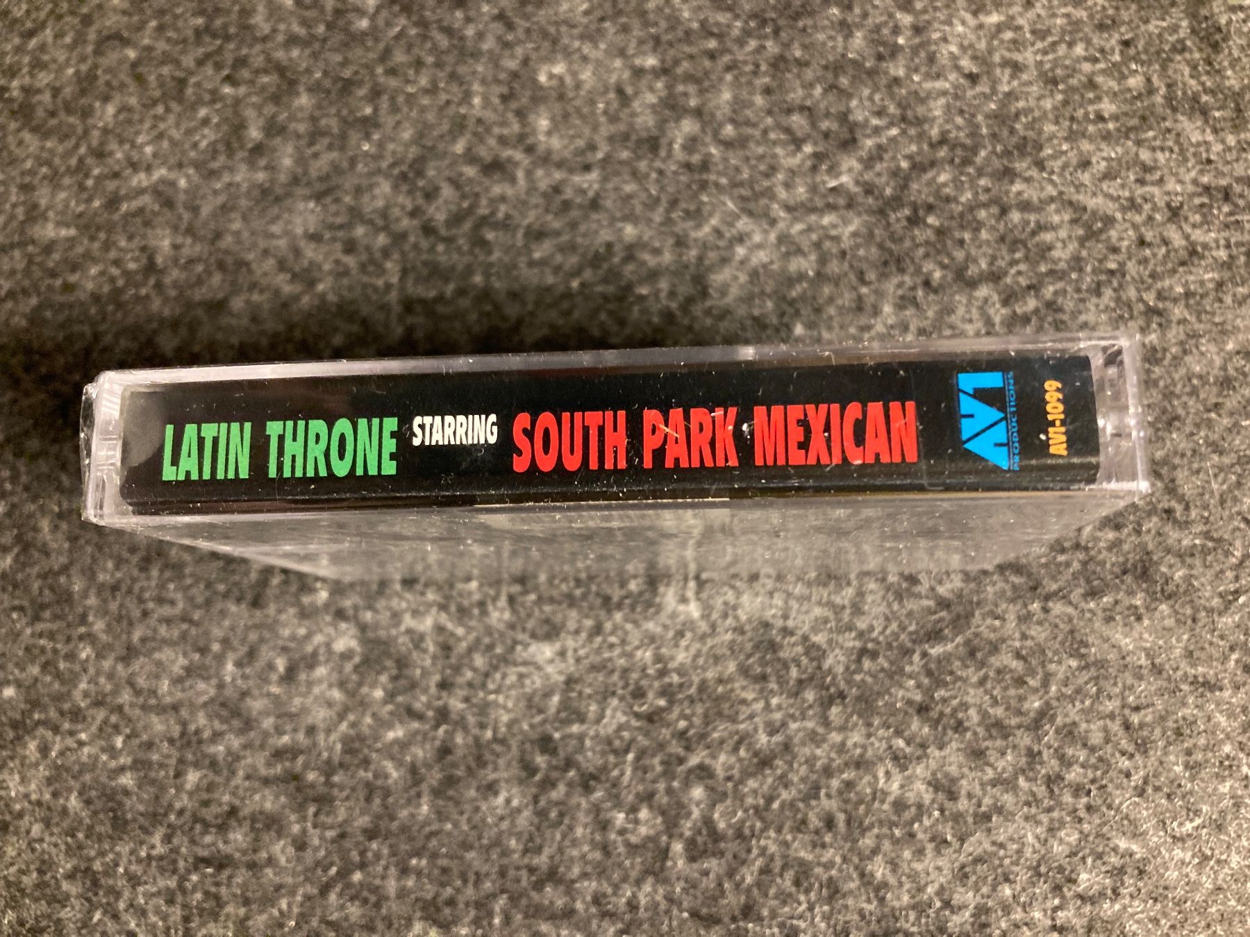 Musicassette: Various - Latin Throne (MC) – Nuovo e nell'imballaggio originale da Fribourg venduto da Karushi 1