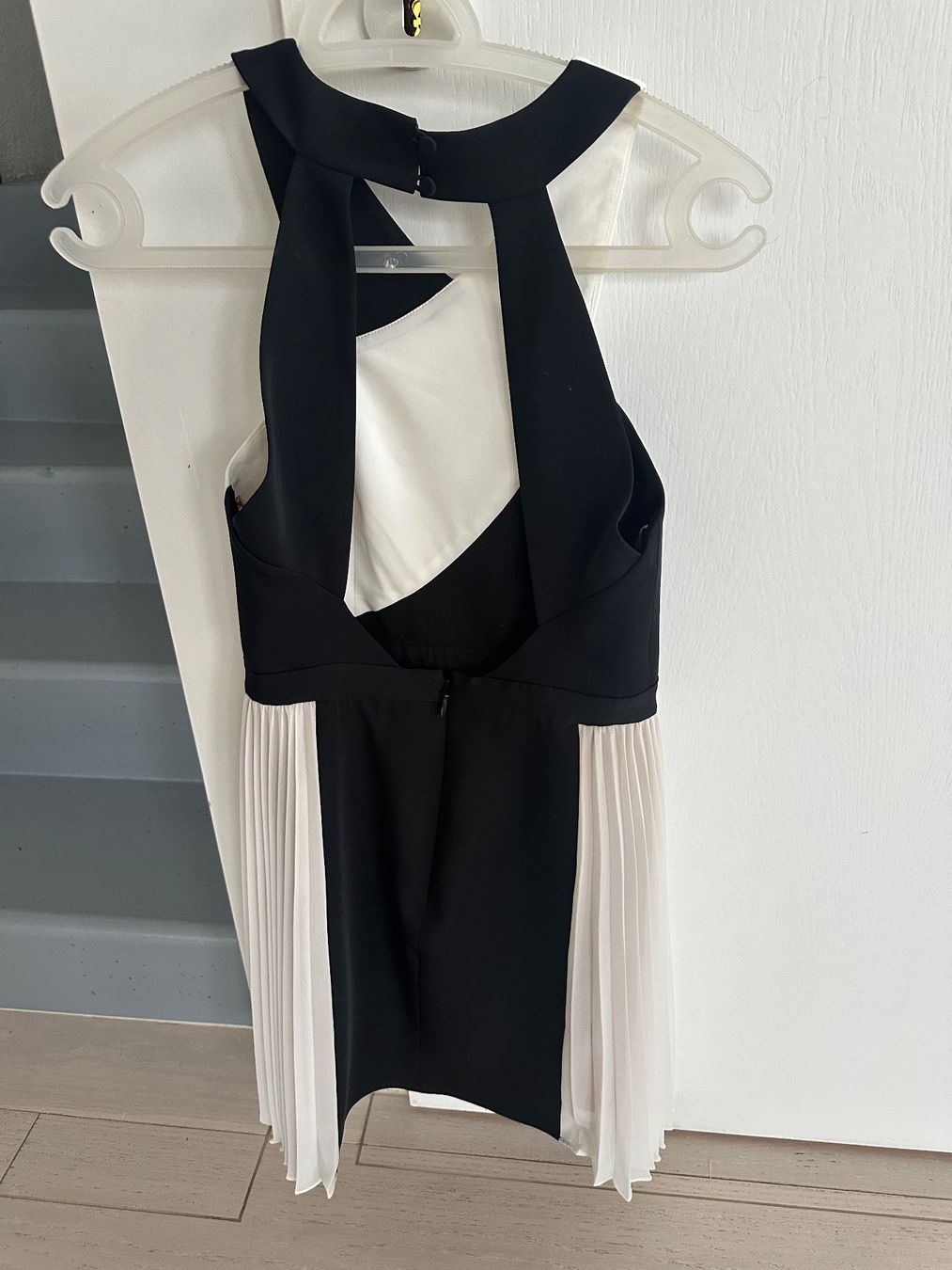 Vestiti: BCBG MAXAZRIA dress – Nuovo e nell'imballaggio originale da Wollerau venduto da bod_25yw 1