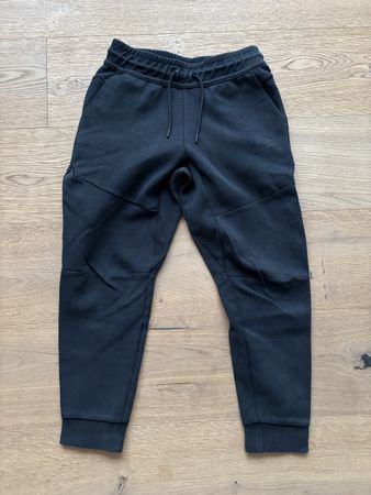 Kinder Nike Tech Fleece Hose schwarz Grösse M