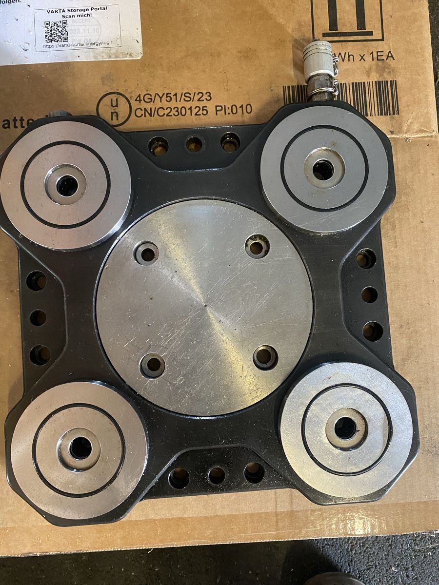 Gressel Tutti gli attrezzi: Gressel, Nullpunkt-Spannsystem, Fräse – Usato da Ebnat-Kappel venduto da Mech57 5