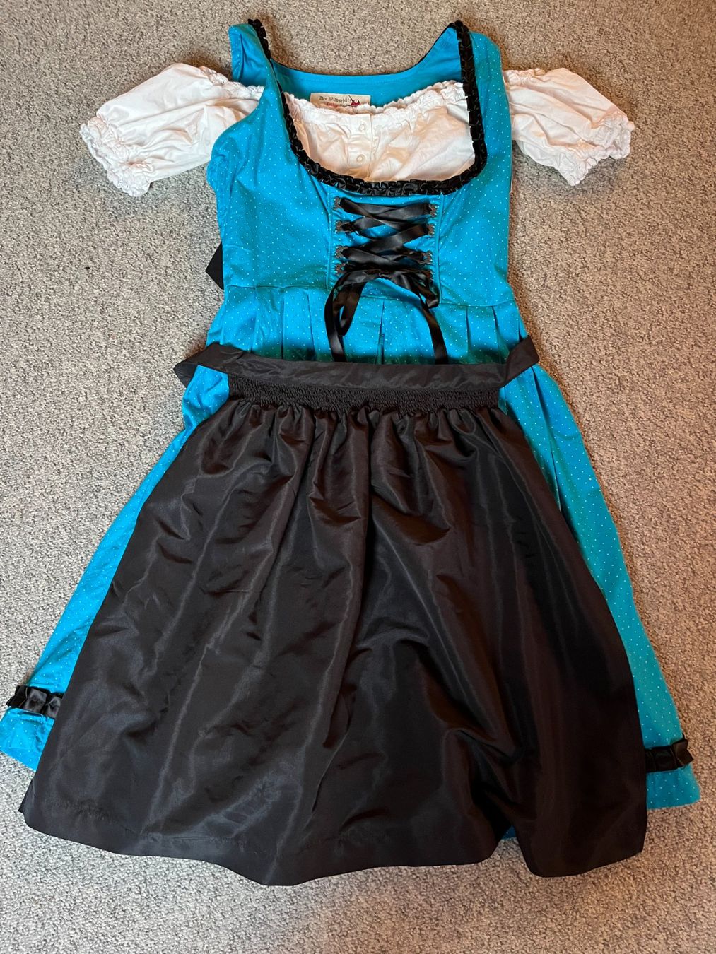 Costumi: Oktoberfest Dirndl Grösse 36 / 38 – Usato da Münchwilen TG venduto da Fearfactory