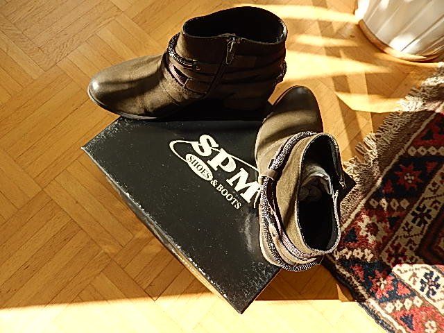 Scarpe da donna: Stiefeletten SPM – Usato da Aesch venduto da alaine6262 3