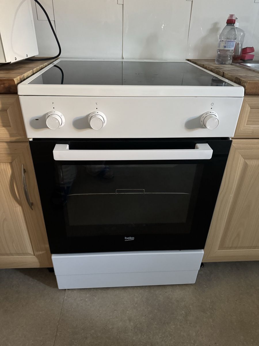Cucine: Cuisinière plaque et four  – Usato da Vernier venduto da est_w55w