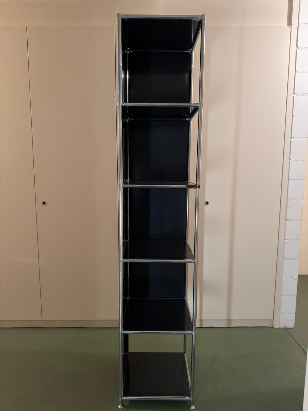 Scaffali: USM Style Offenes Regal mit Metallrahmen – Usato da Au ZH venduto da bpu_sp7d 2