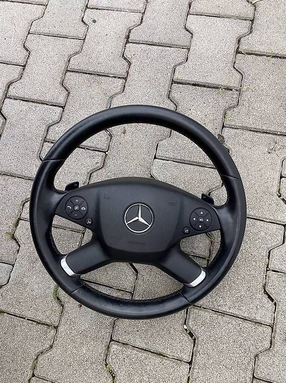 Tutti pezzi di ricambio auto: Volant Mercedes E classe – Usato da Delémont venduto da Ermal_be