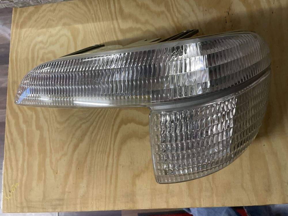 Ford Tutti pezzi di ricambio auto: Original Blinker Glas Links für Ford Explorer - Occ! – Usato da Glarus venduto da adiweb007