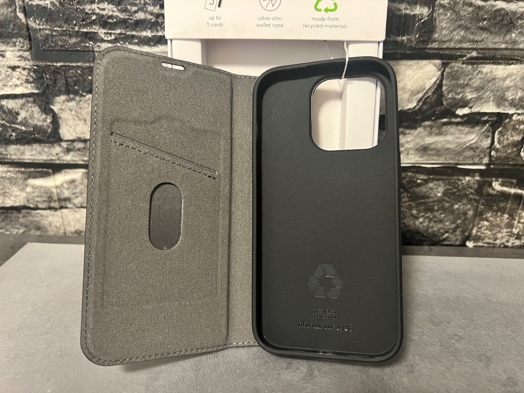 Apple Cover & Protezioni schermo: iPhone 14 Pro dbramante1928 Oslo – Nuovo (secondo la descrizione) da Bern venduto da No1e 3