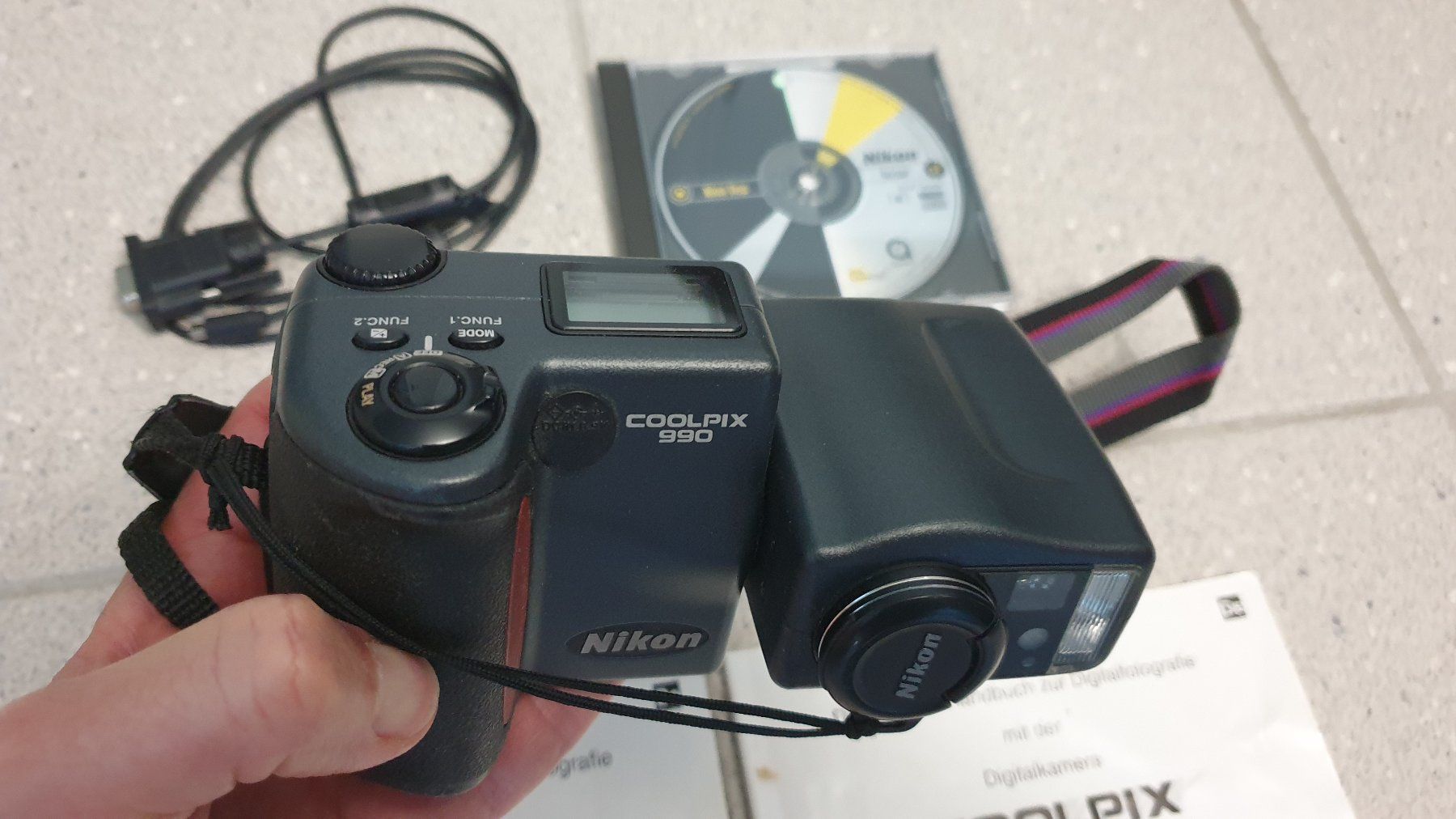 Nikon Appareil photo: Nikon COOLPIX 990 – D'occasion à Stäfa par Supertramp73 5