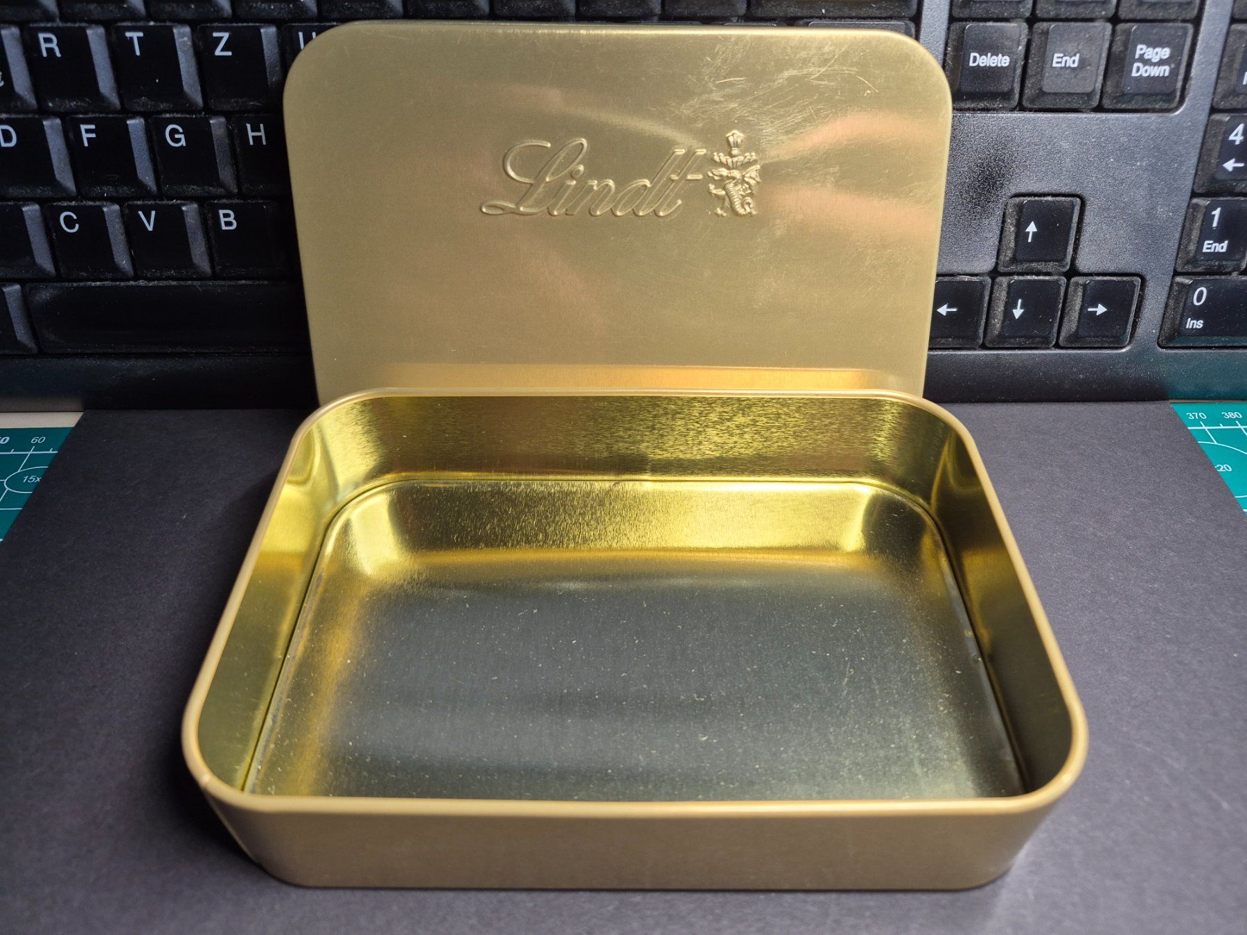 Contenitori & Simili: Blechdose LINDT ohne Inhalt – Usato da Therwil venduto da stiwi_6571 1