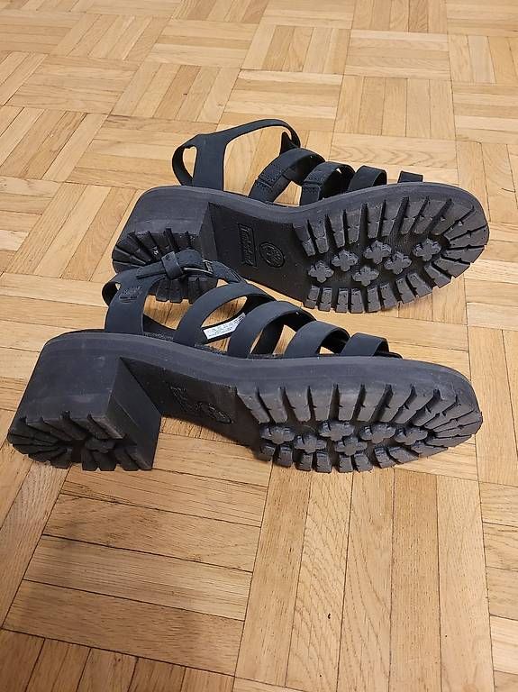 Timberland Scarpe da donna: Sandales noires Timberland t.38.5 – Nuovo (secondo la descrizione) da Monthey venduto da Bubuline