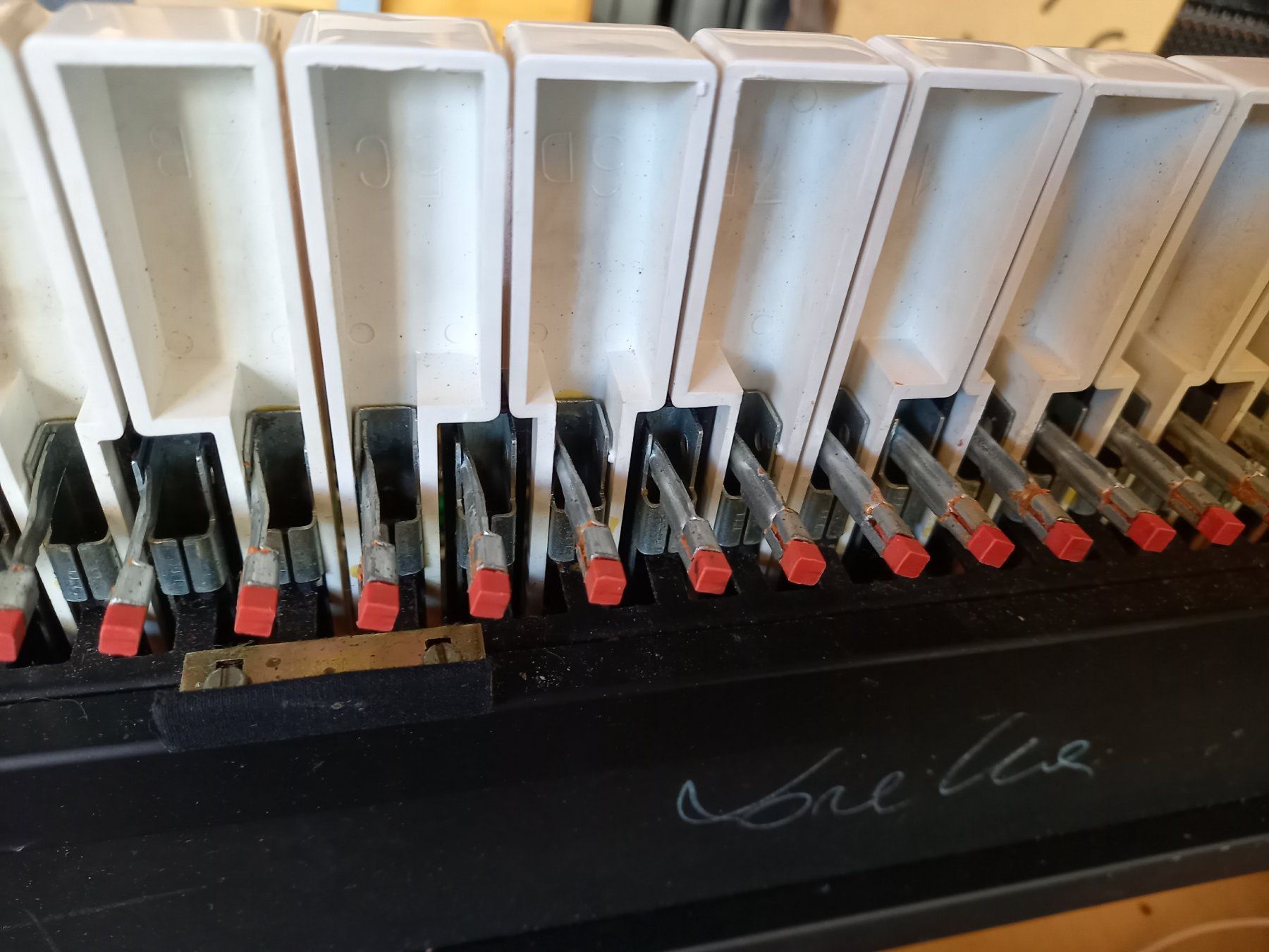 Hohner Strumenti musicali: Hohner Clavinet E7 – Usato da Luzern venduto da garlicia 8