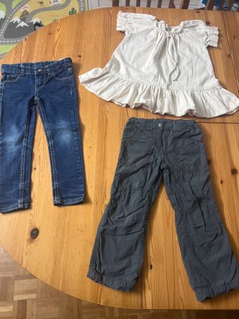 Kinderkleider Mädchen Gr. 104: Kleid, Jeans, Hose