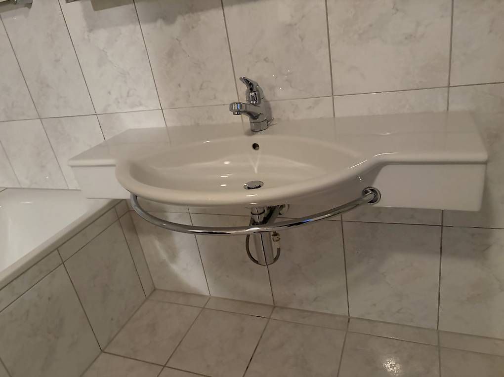 Armadietti a specchio: Lavabo mit Spiegelschrank – Usato da Balsthal venduto da Aliciia 1