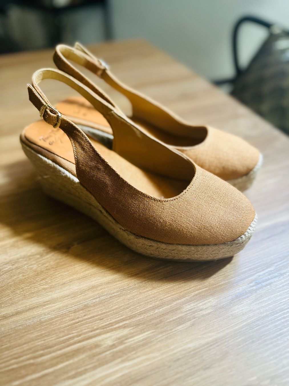 Scarpe da donna: Wunderschöne Keilsandaletten 38 – Nuovo (secondo la descrizione) da Uetikon am See venduto da Mici_Ki