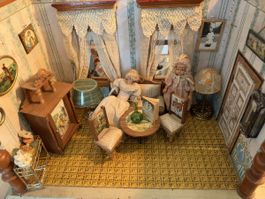 Antike Puppenstube um 1910/20 – komplett eingerichtet