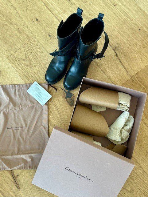 Scarpe da donna: Original GIANVITO ROSSI BOOTS - Gr. 39,5 - schwarz – Usato da Vaduz venduto da HAF2010