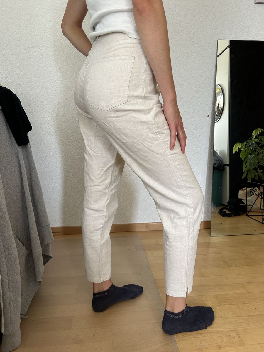 Pantaloni: Pantalon en lin beige clair – Usato da Muntelier venduto da cel_5syj 1