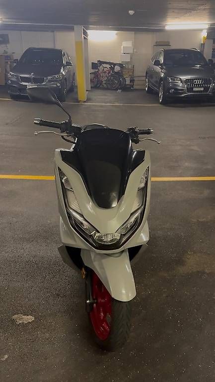 Honda Strasse: Roller Honda – Gebraucht aus Eglisau von Roadrunner8000 2