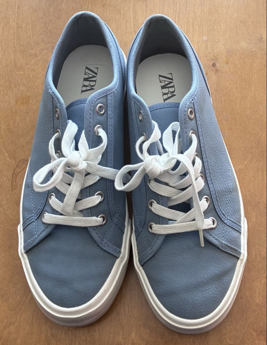 Chaussures hommes: Hellblaue Sneakers – D'occasion à Baden par Goldbaum