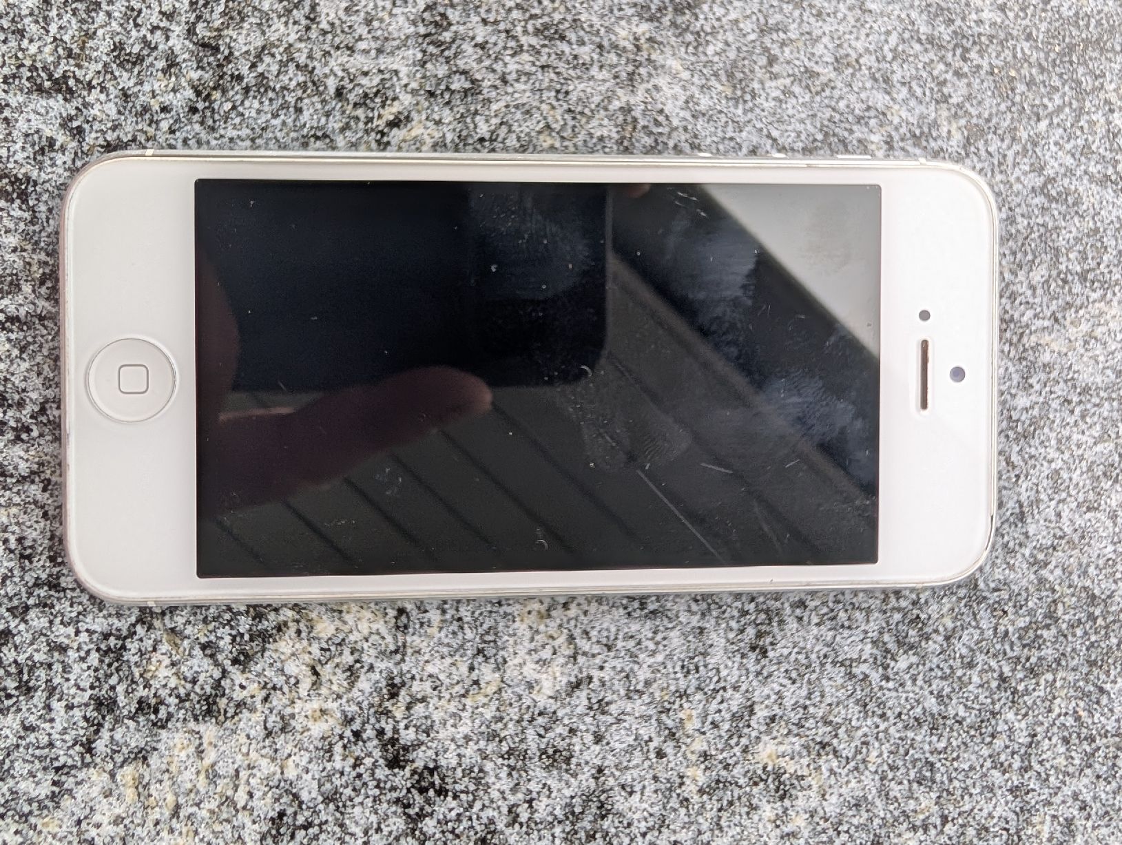 Apple Portables: iPhone5 – Défectueux à Grüningen par Uersu47 2