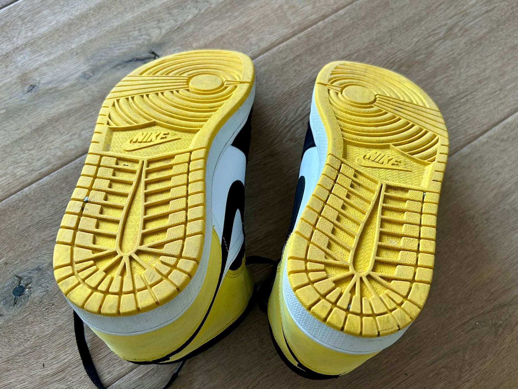 Jordan Chaussures hommes: Jordan 1 Mid Yellow Toe Black – D'occasion à Thayngen par Neuhof80 3