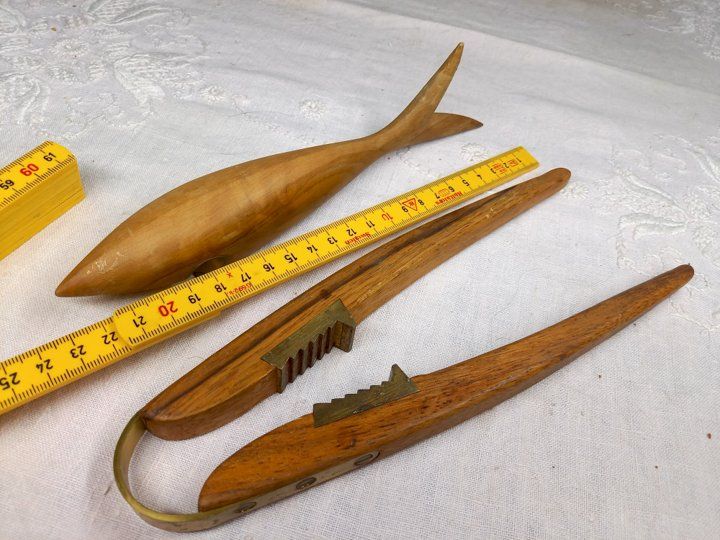 Set di piatti: Casse Noix & Décapsuleur en bois poli – Usato da Ponts-de-Martel venduto da Henri-Louis 2