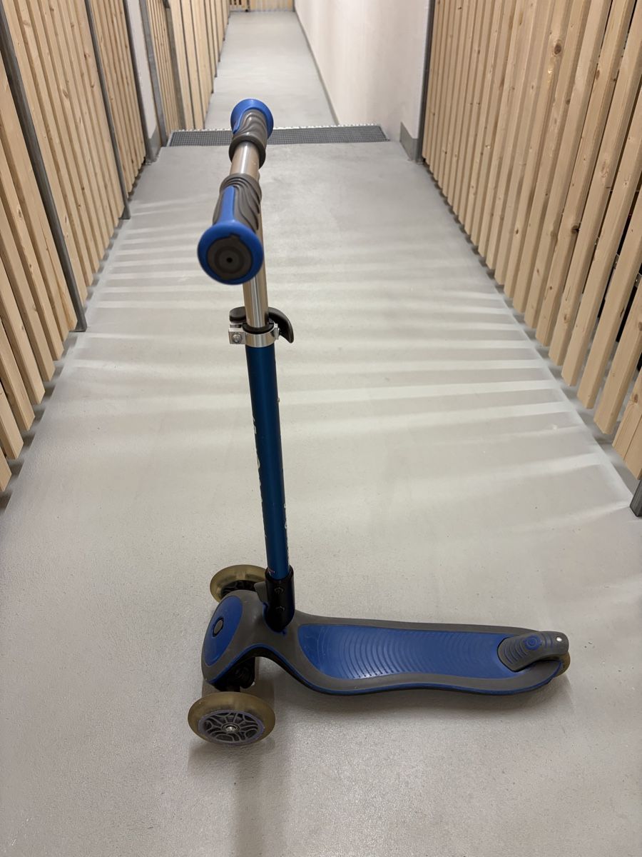 Globber Fahrzeuge für Kinder: Kinderroller (Dreirad) Globber Blau – Gebraucht aus St. Gallen von serge8