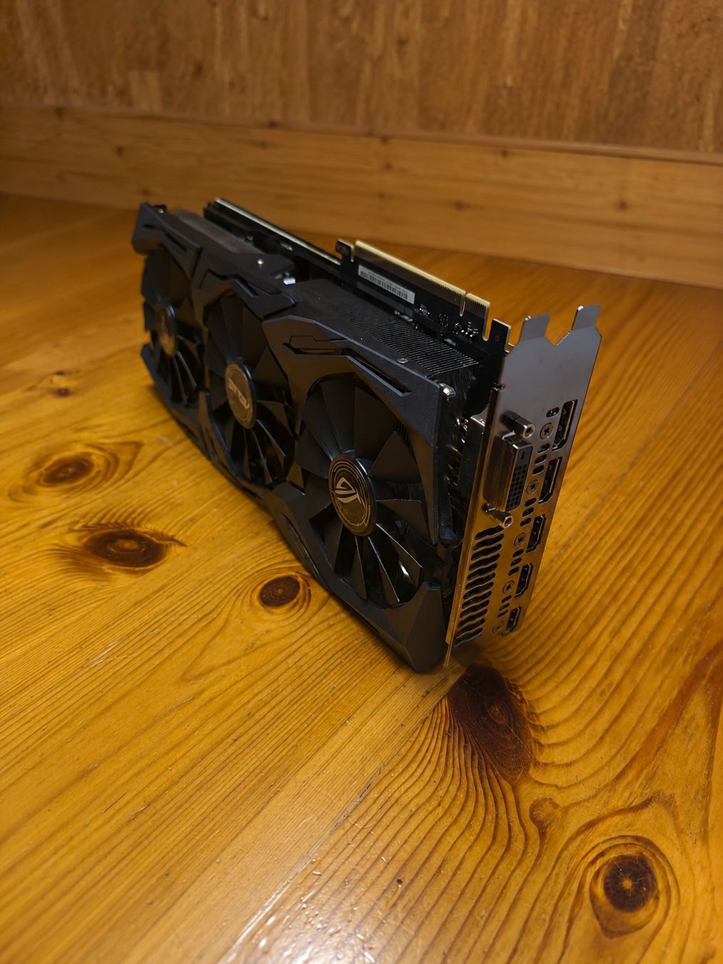 Asus Schede grafiche: Asus GTX 1080 Ti – Usato da St-Martin FR venduto da MaxHsr 3
