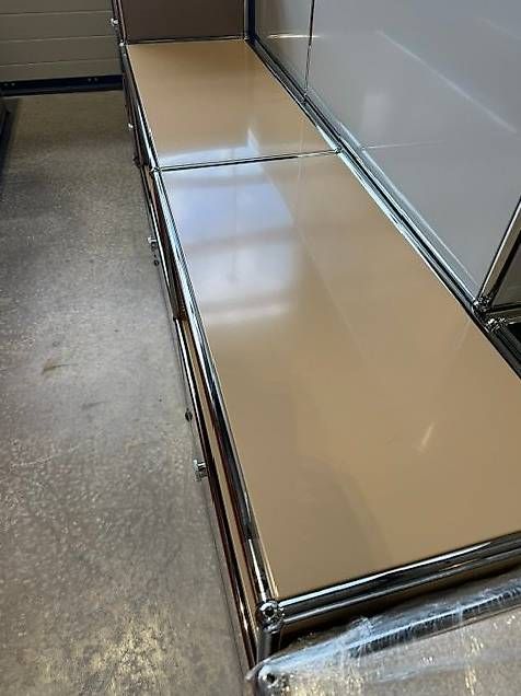 USM Cassettiere: USM Haller Sideboard NEU, beige – Nuovo (secondo la descrizione) da Lenzburg venduto da Buerokonz 1