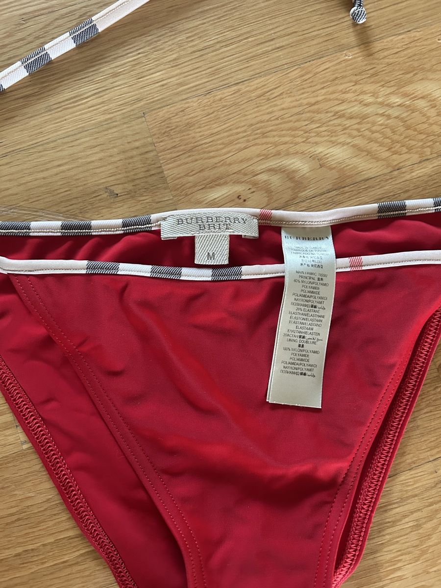 Burberry Costumi da bagno & Bikini: Burberry Bikini rot Grösse M – Nuovo (secondo la descrizione) da Binningen venduto da san_bcg5 2
