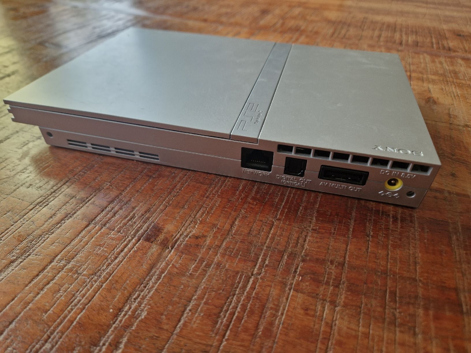 Sony Console: PlayStation 2 Slim Silber Komplettset – Usato da Horw venduto da mas_7sh8 2