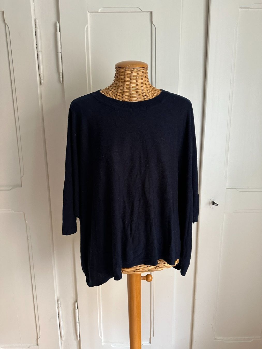 H&M Pulls & Sweat-shirts: Oversized Feinstrick Oberteil dunkelblau - XS – D'occasion à Zürich par Diazaio