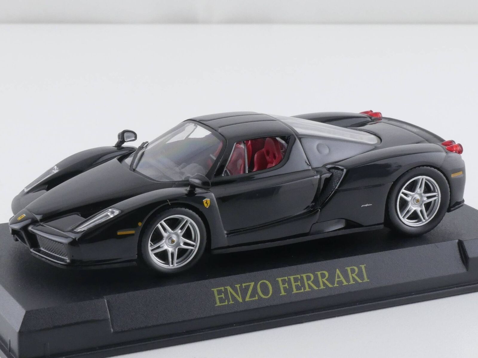 Ferrari Modellini d'auto: Ferrari ENZO 1/43 – Nuovo e nell'imballaggio originale da Wohlen AG venduto da PrivatSammlung