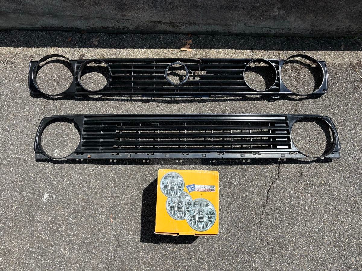 VW Tutti pezzi di ricambio auto: Autoteile Set Golf 2 Scheinwerfer Grill Gitter – Usato da Dübendorf venduto da mba_5yvw