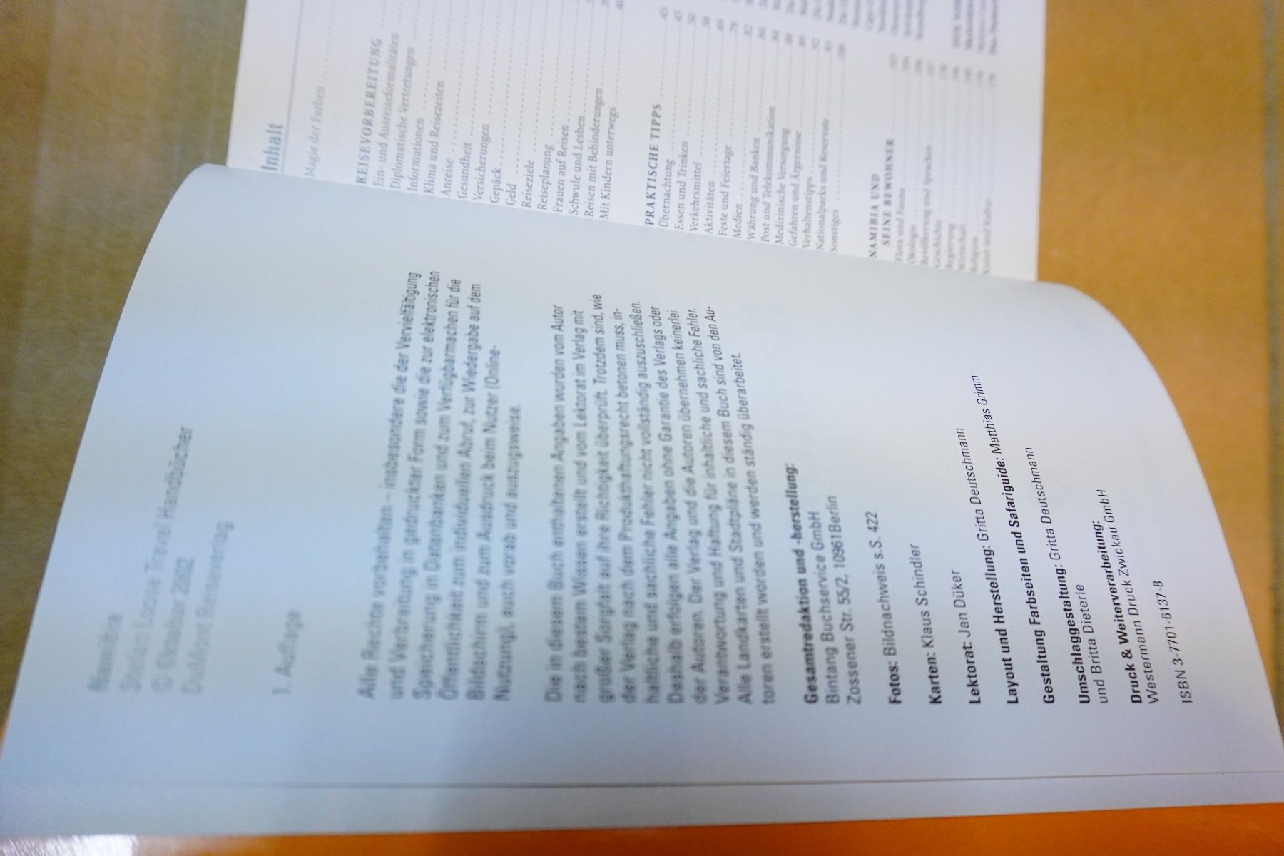 Libri: Namibia Reiseführer und Landkarte – Usato da Chur venduto da JennyAlexander 3