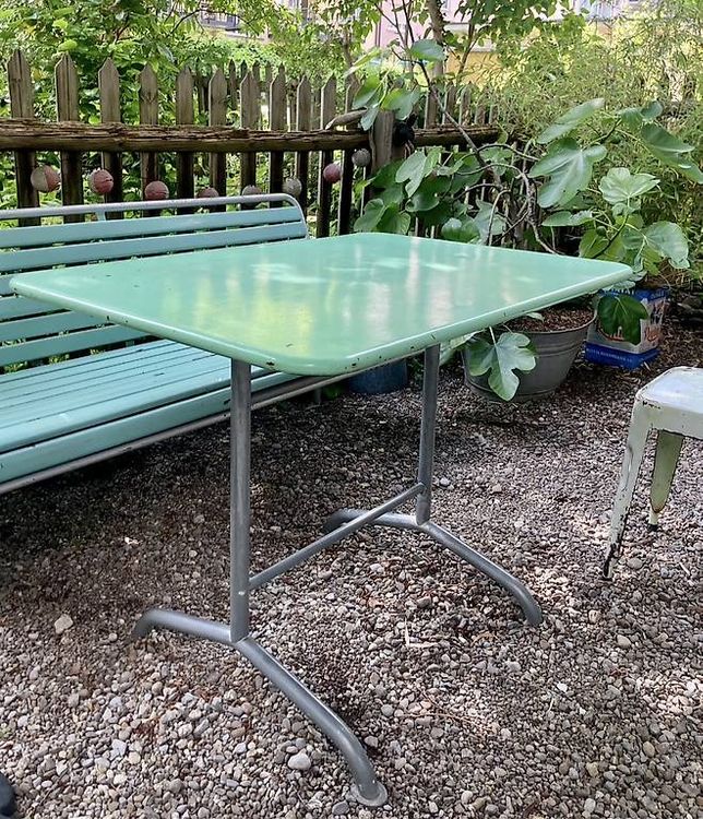 Bigla Gartentisch 100x70 Türkis (Gebraucht) in Zürich für CHF 370 – nur Abholung auf Ricardo kaufen