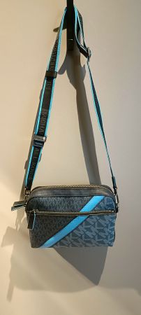 Tasche Michael Kors monogramm blau mit Detail neu