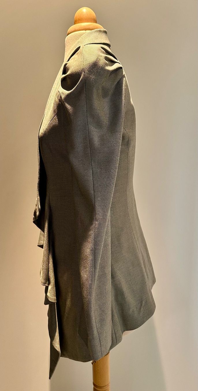Asos Giacche: ASOS Grey Waterfall Blazer UK 8 EUR 36 – Nuovo (secondo la descrizione) da Trin venduto da kat_pmj8 2