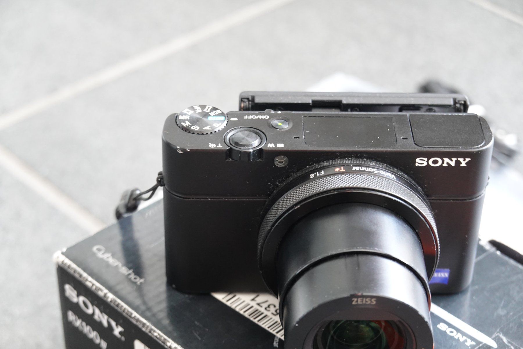 Sony Kamera: Sony RX100 IV (MK4) – Gebraucht aus Lausanne von  3