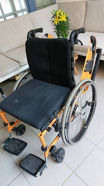 Rollstühle: Ottobock Rollstuhl 45 cm – Gebraucht aus Binningen von mac_zxt7 3
