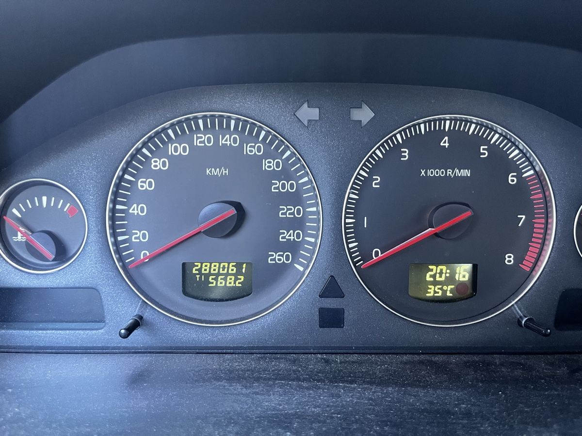 Volvo Automobili: Volvo V70 – Difettoso da Lausanne venduto da ell_y6j2 6