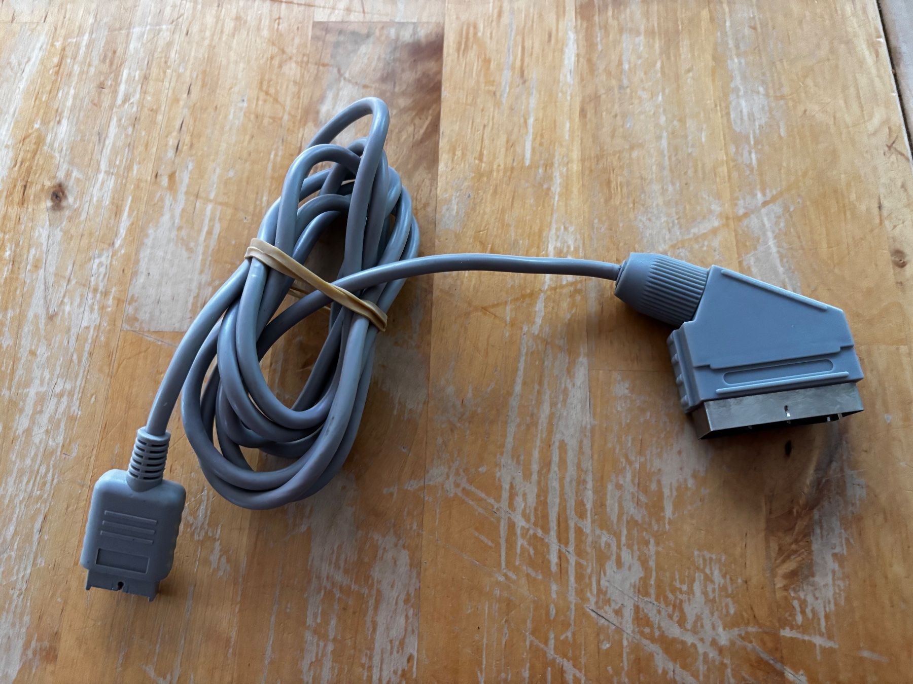 Sony Cavi: PS1 AV Kabel mit Scart Stecker – Usato da Frenkendorf venduto da Fionchen