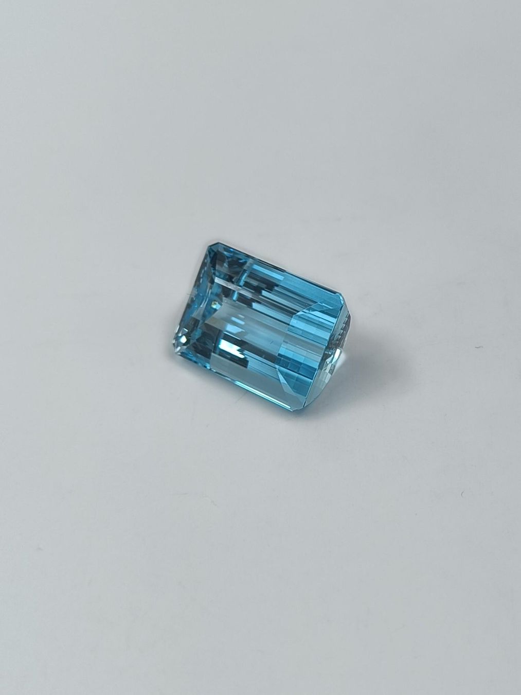 Pietre preziose: 1 AQUAMARIN 41.20 CT. – Usato da Luzern venduto da EdiGem 4